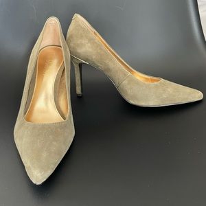 Ralph Lauren Suede Pump green Size 6